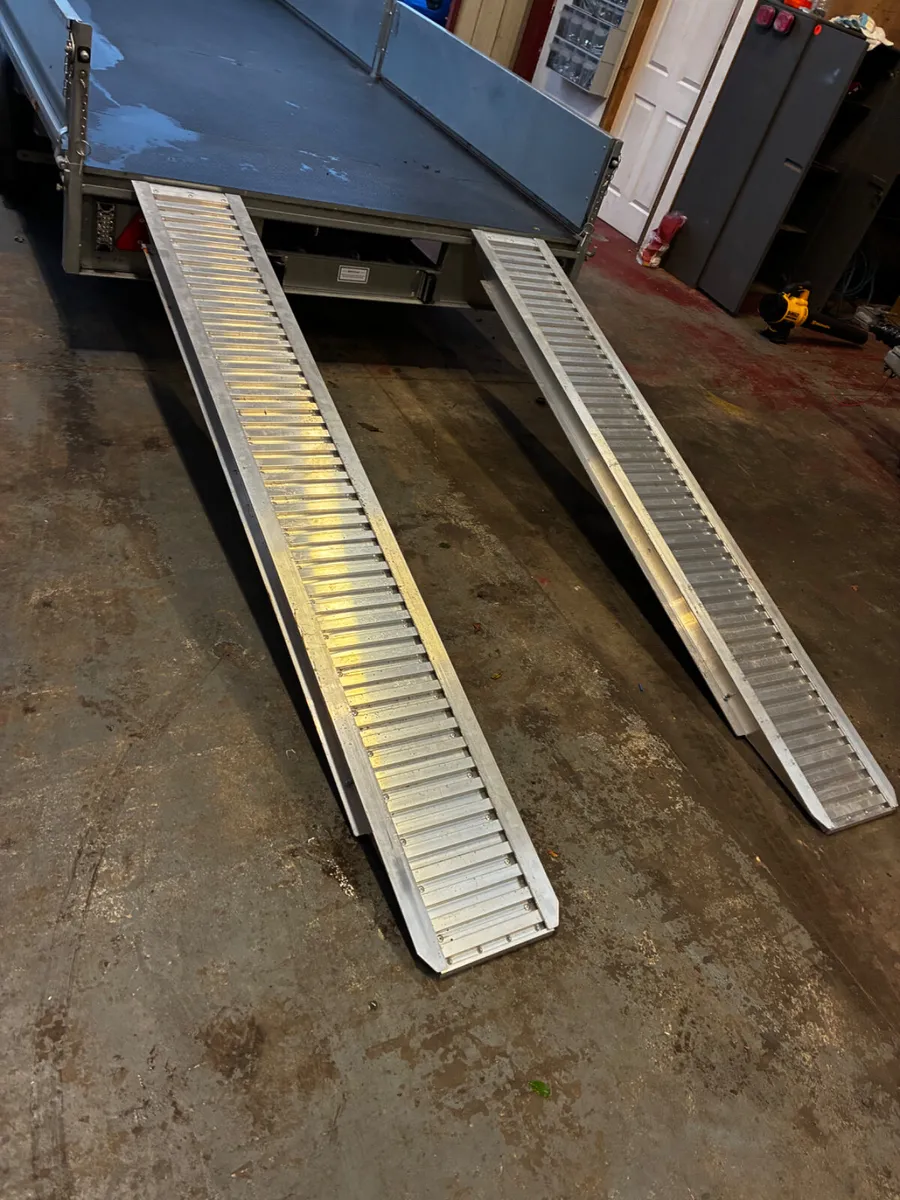 Special offer Ifor Williams 8ft aluminium ramps