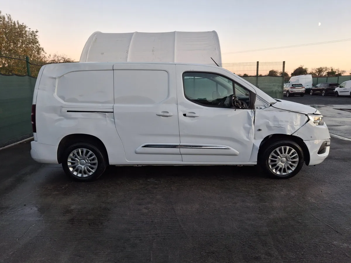 €500 OFF!!! * 231 Toyota Proace City LWB - Image 2