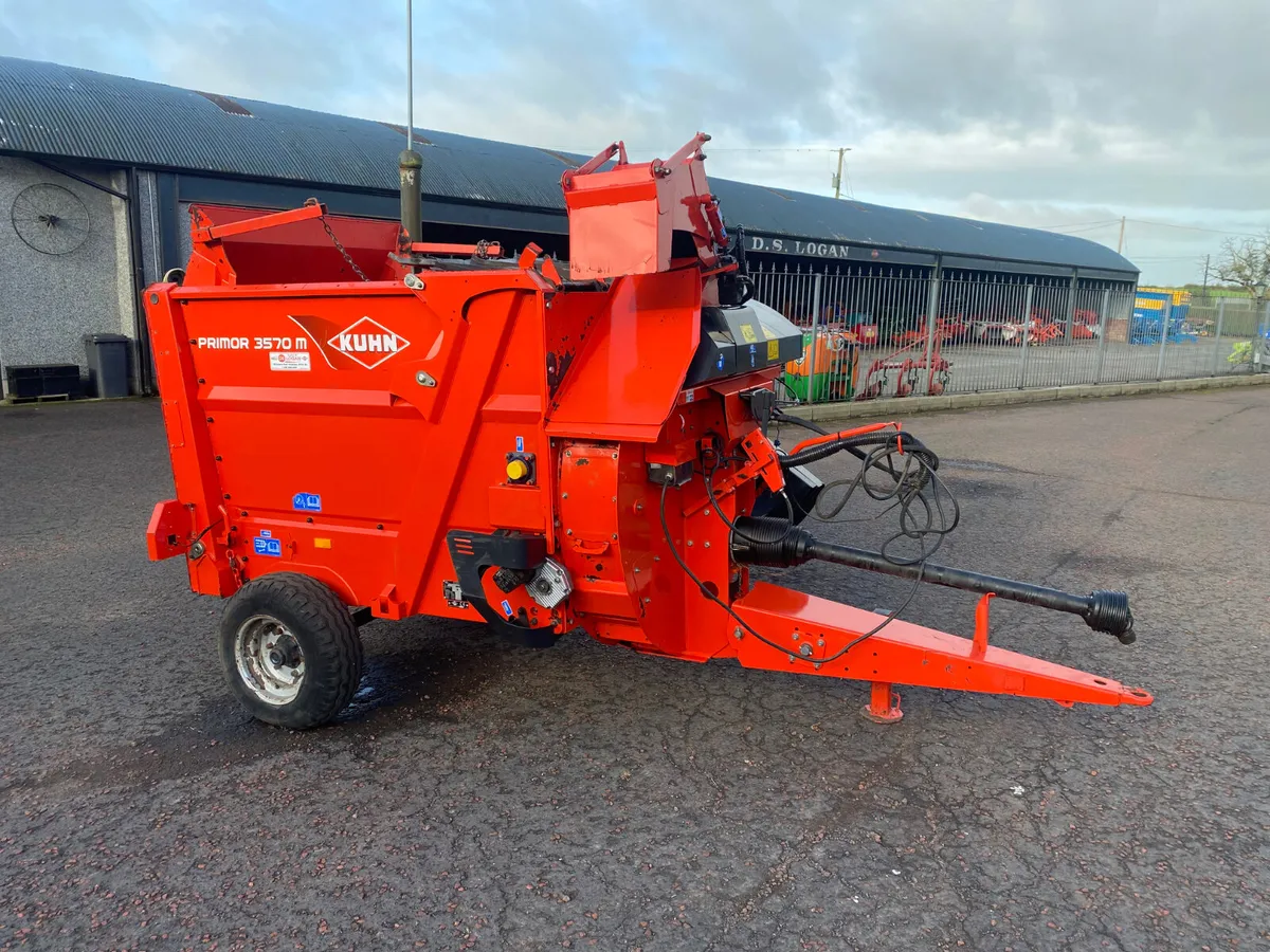 Kuhn Primor 3570M Straw Blower & Silage Feeder - Image 1
