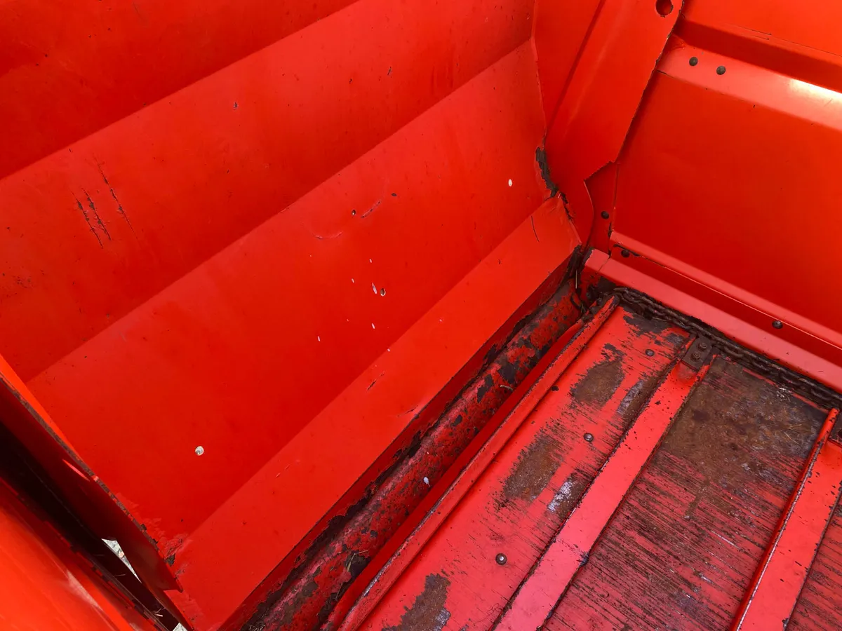 Kuhn Primor 3570M Straw Blower & Silage Feeder - Image 4