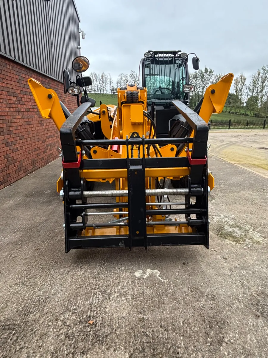 UNUSED JCB 540V180 - 81KW / 109HP - HYD FORKS - Image 4