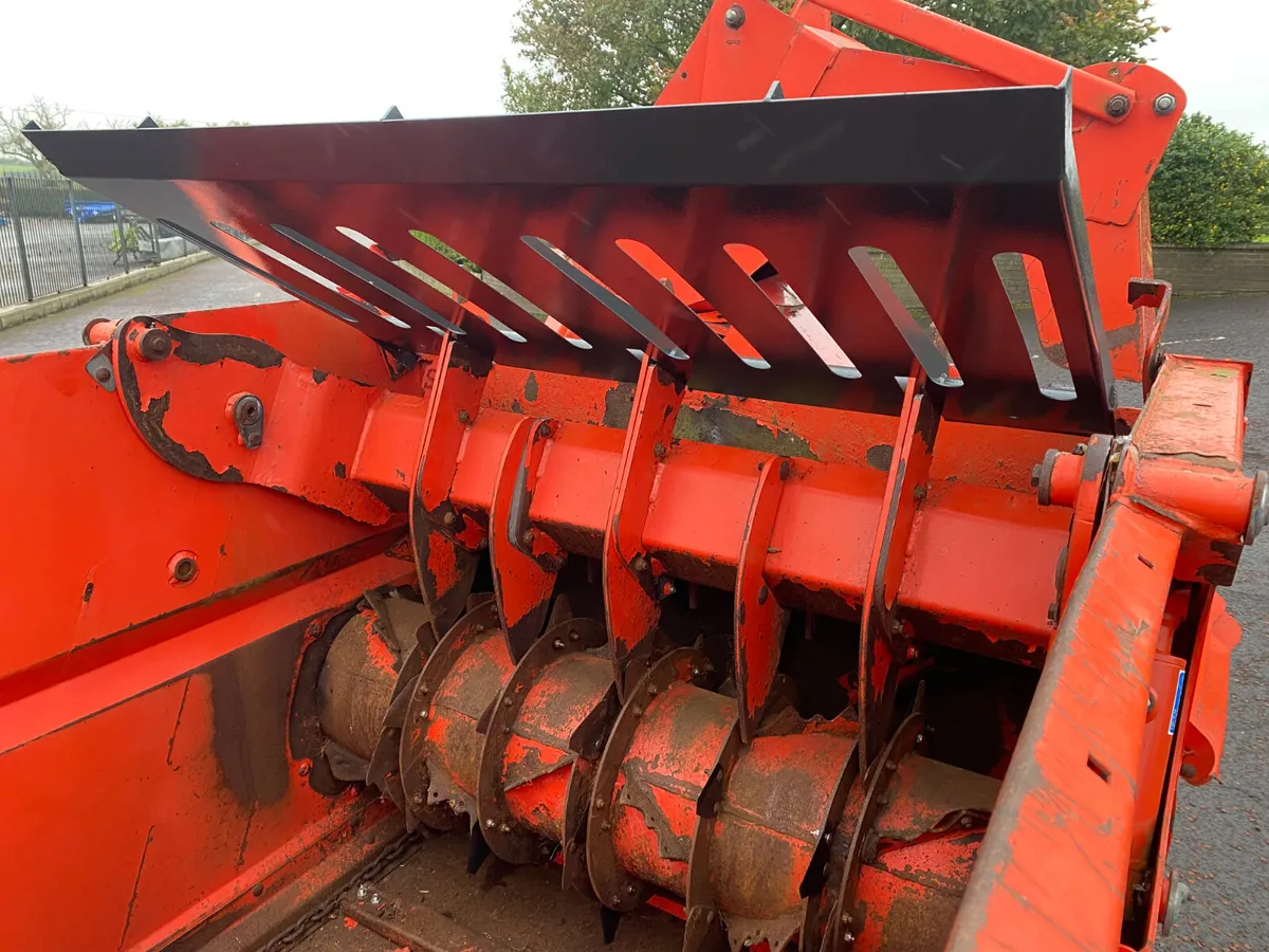 Kuhn Primor 3570M Straw Blower & Silage Feeder - Image 4