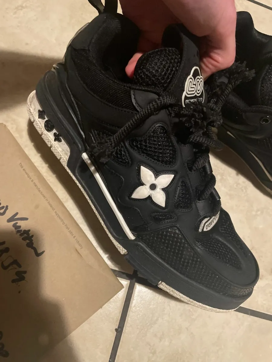 louis vuitton uk 9 mens limited edition 1854s - Image 1