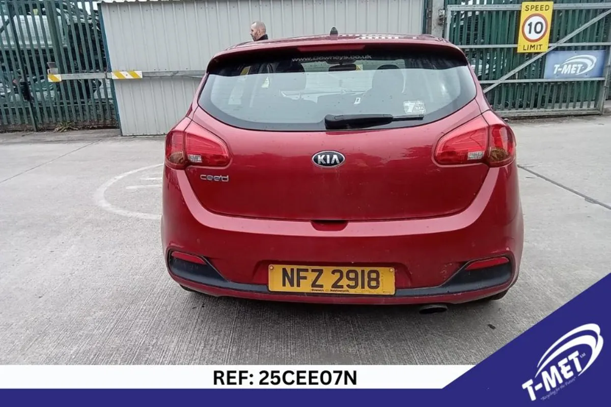 2013 KIA CEED BREAKING FOR PARTS - Image 4