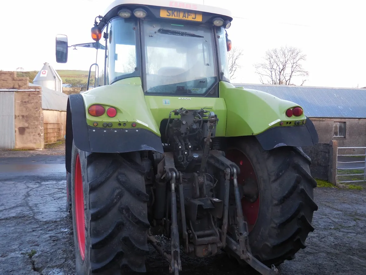 2011 CLAAS 810 AXION - Image 2
