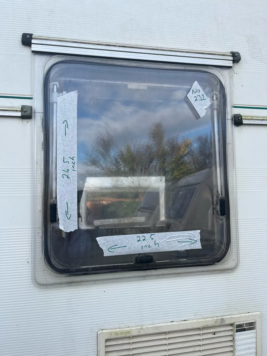 Caravan parts & windows - Image 3