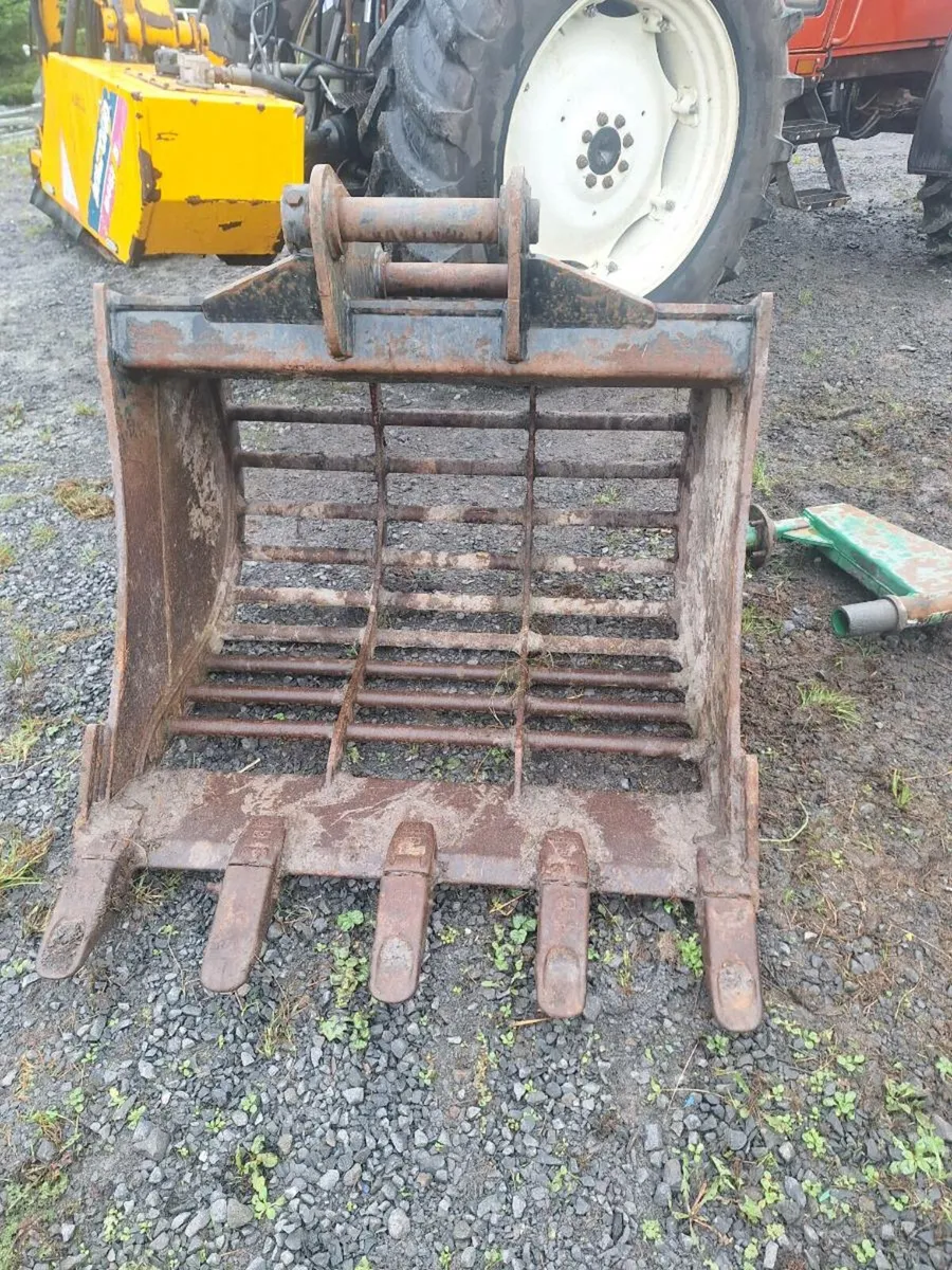 Rippers post drivers buckets - Image 4