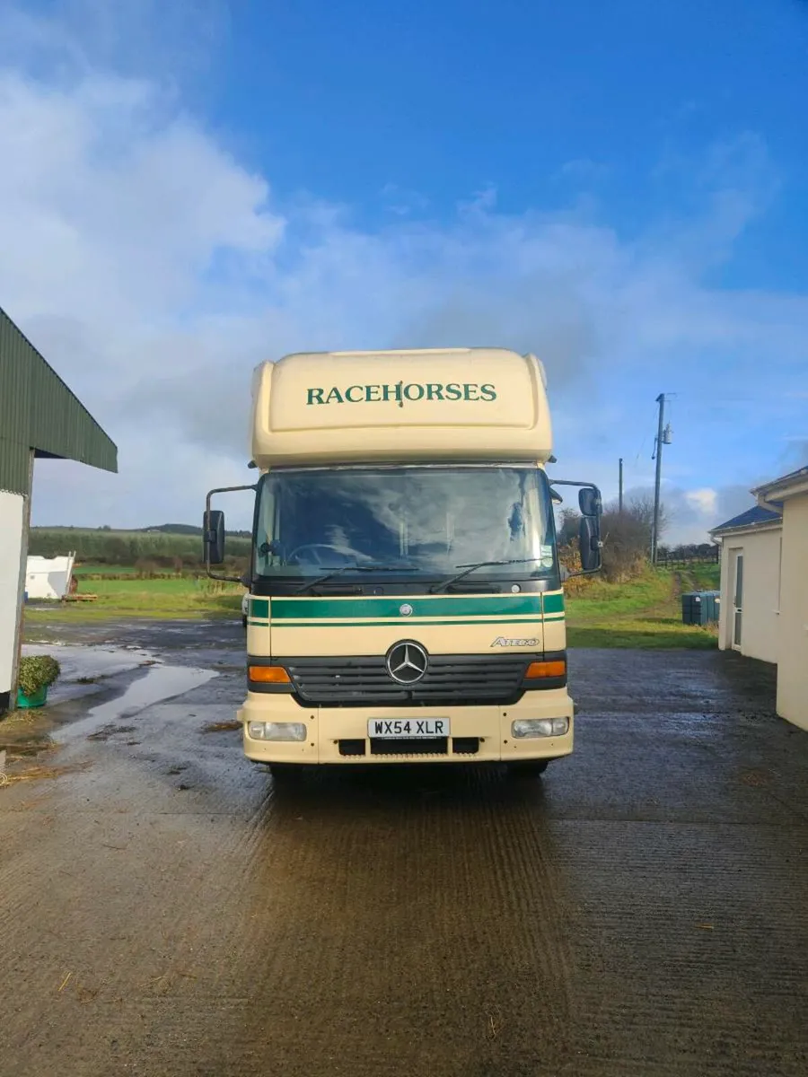 Horse lorry - Image 1