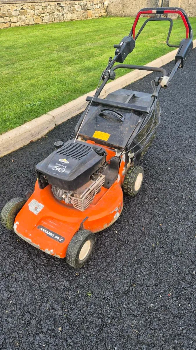 Briggs and Stratton 5hp lawn mower - Image 1