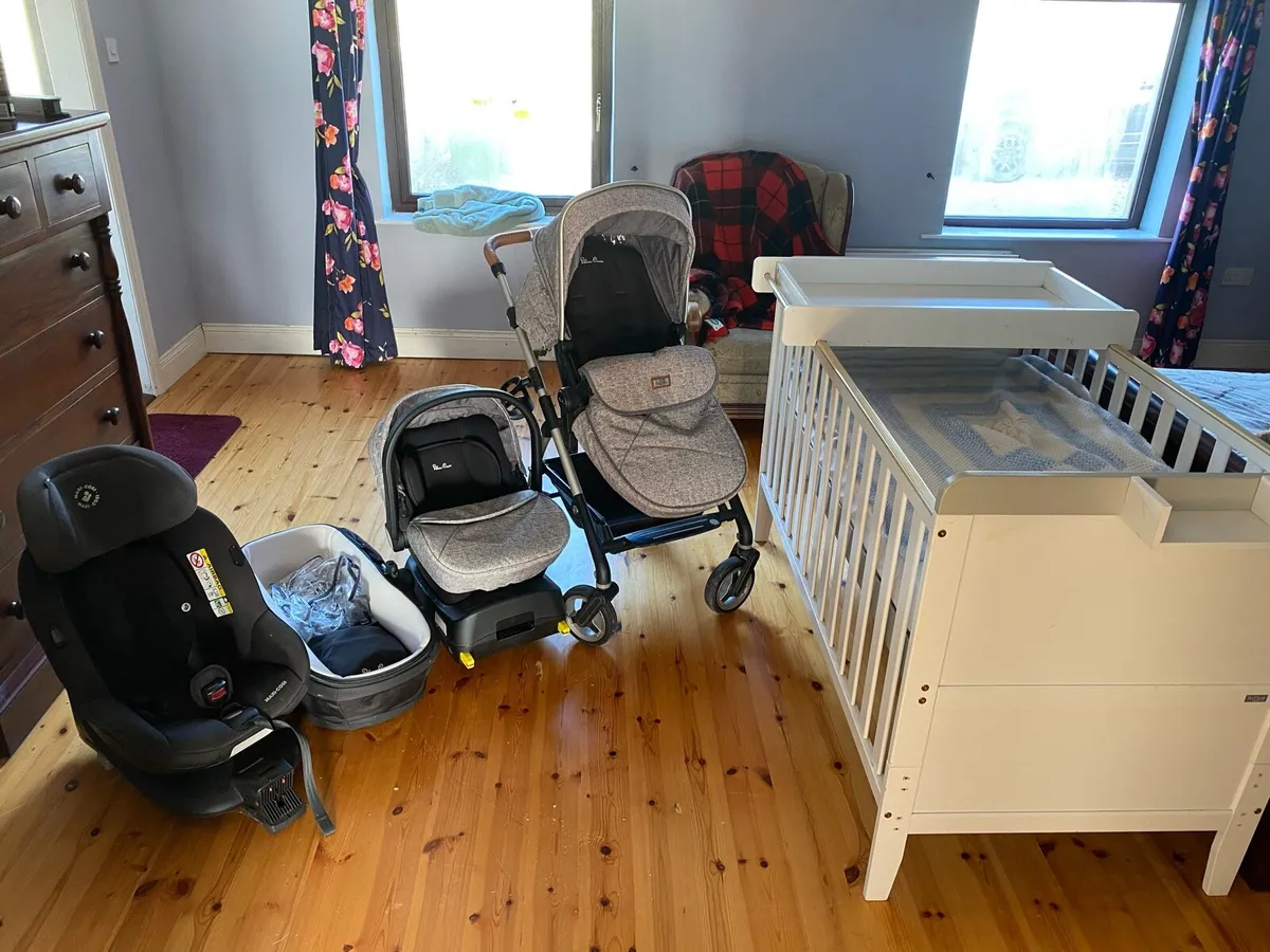 Buggy travel system and cot - Image 1