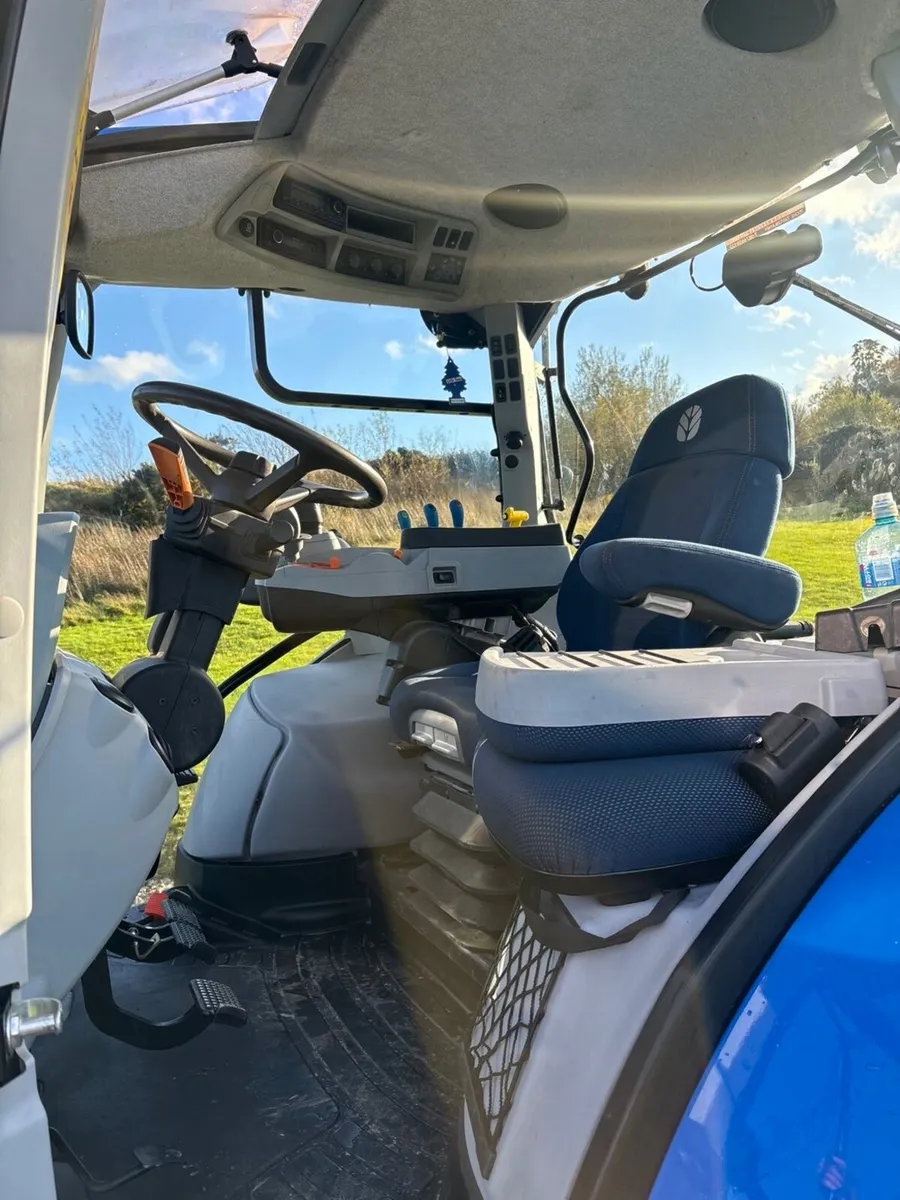 2021 New Holland T6 180 with front loader - Image 4