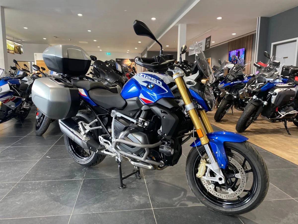 2024 BMW R1250R SE with Full Luggage! - Image 3