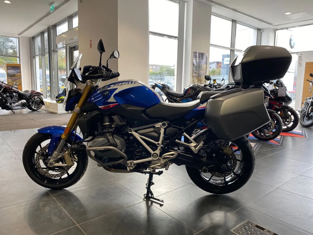 2024 BMW R1250R SE with Full Luggage! - Image 2