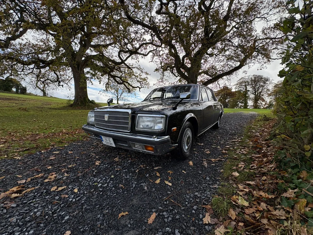 1991 Toyota Century NEW NCT 4.0 V8 - Image 3