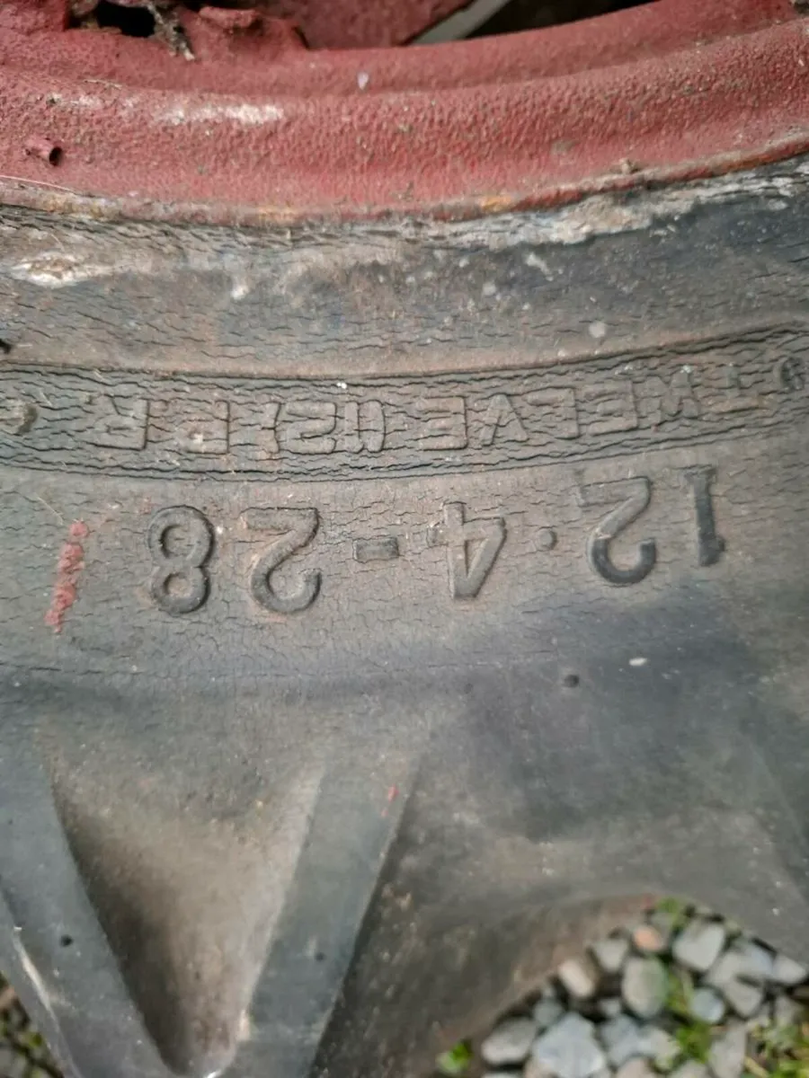 Selection of wheels and tyres - Image 2