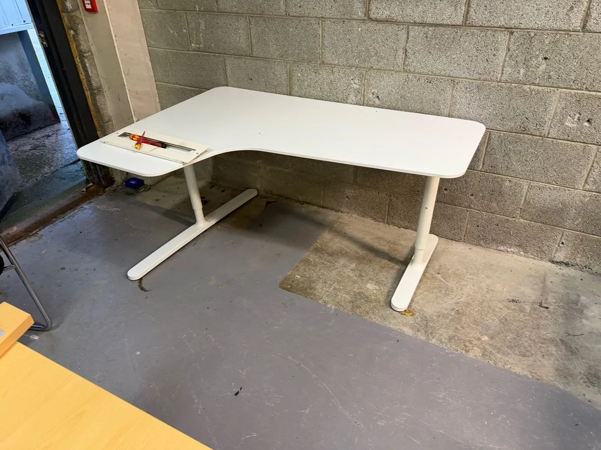 Office Desks & Meeting Table - Image 1