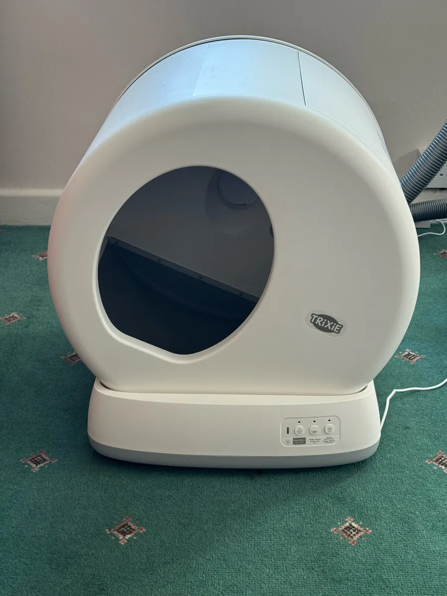 Trixie Self-Cleaning Cat Litter Box