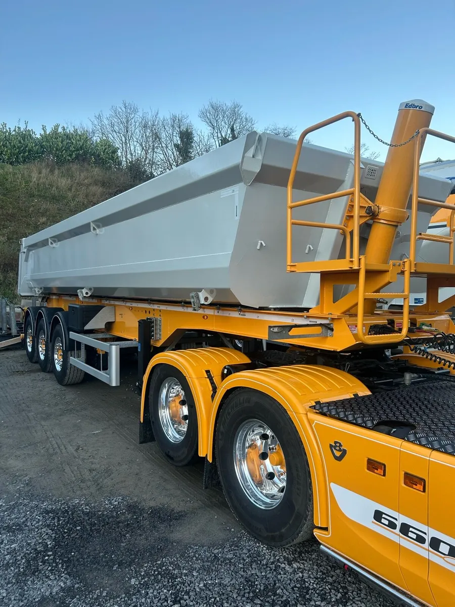 Robinson Aggregates Trailee - Image 1