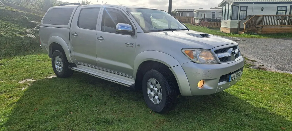 Toyota hilux 3.0 Automatic D4d €6000 - Image 3
