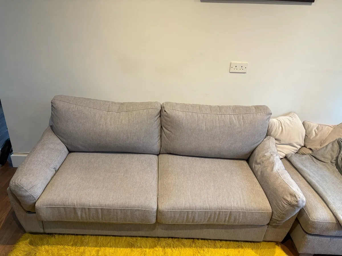 Couch - Image 2