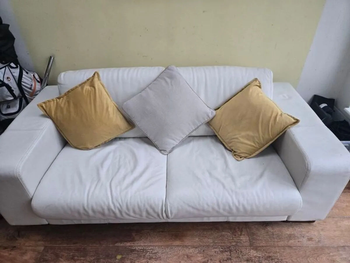 White leather sofa - top quality - Image 1