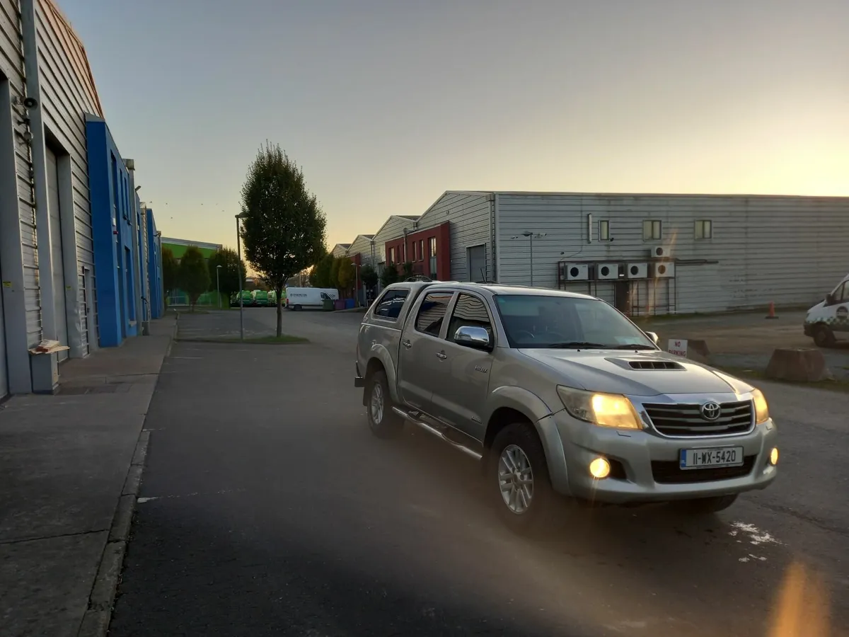 Toyota Hilux 2011 - Image 1