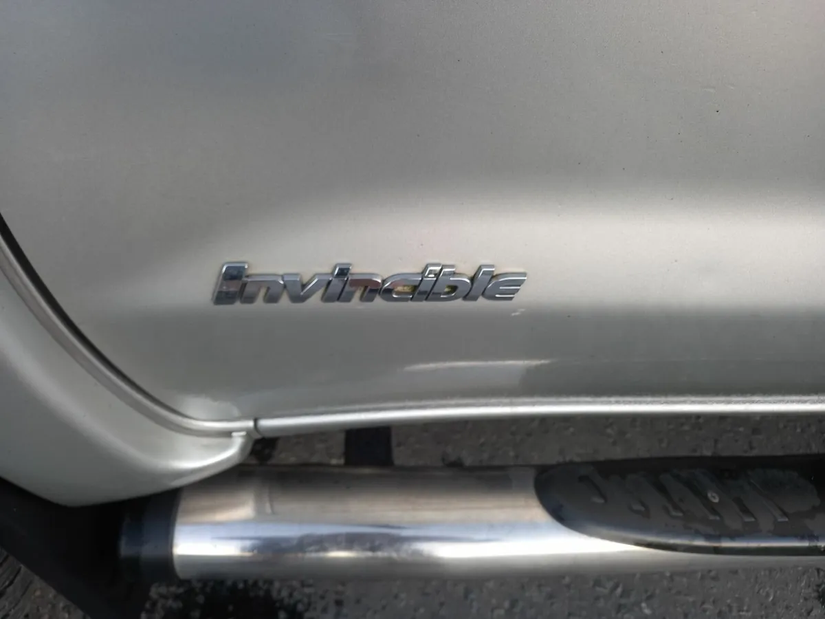 Toyota Hilux 2011 - Image 2