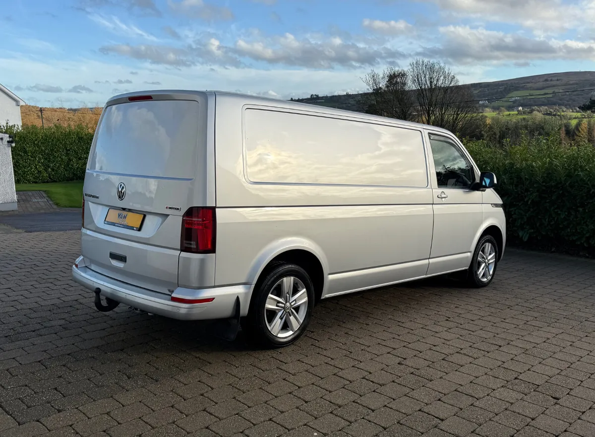 2021 Volkswagen Transporter Highline DSG 204Bhp - Image 4