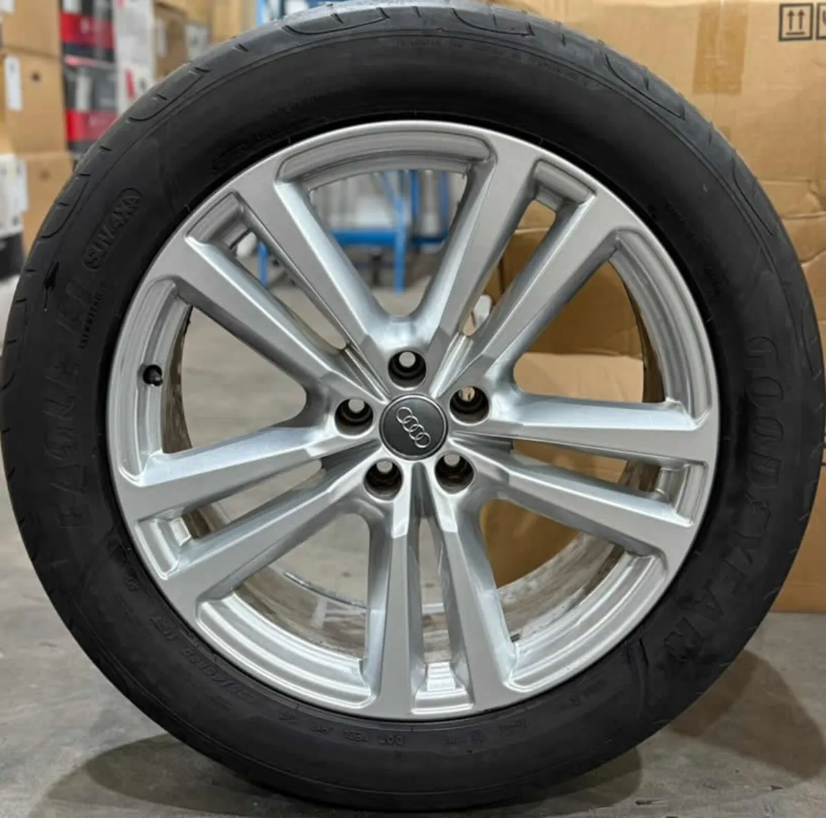 20" GENUINE OEM Q7 ALLOY WHEELS & TYRES - Image 2