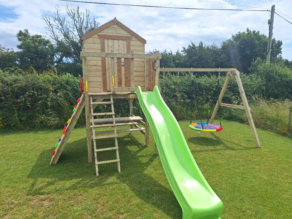 Delux play sets. - Image 1