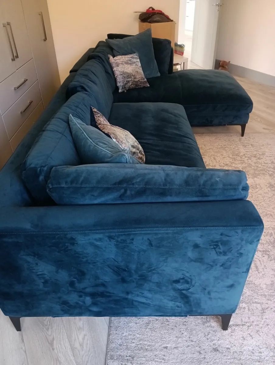 L shaped couch - Image 2