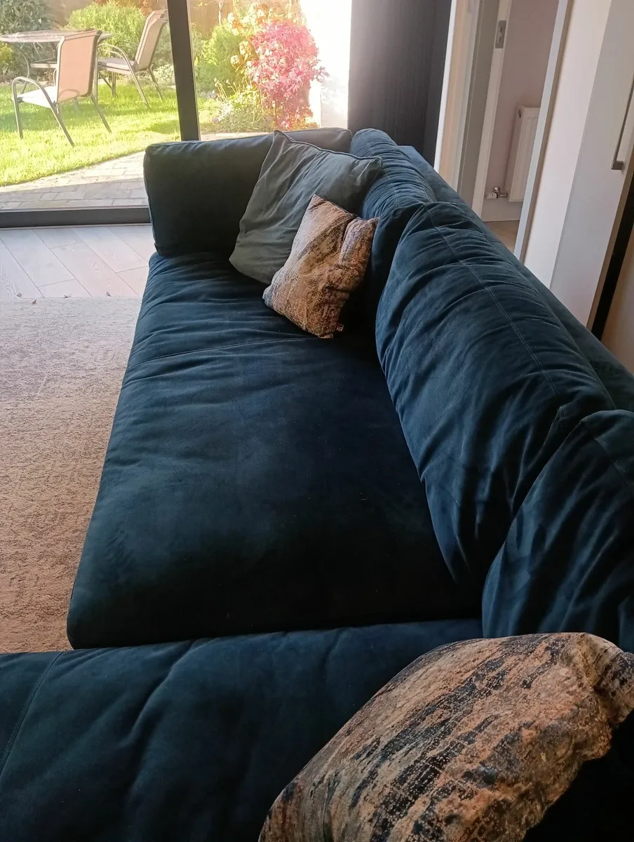 L shaped couch - Image 4