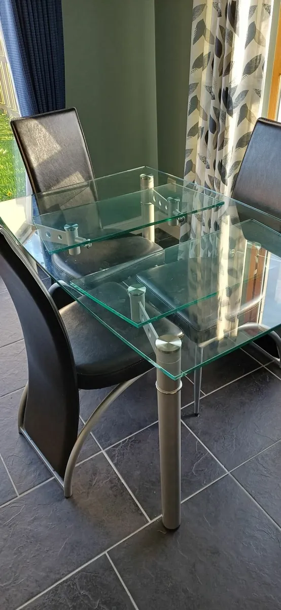 Kitchen table & chairs - Image 3