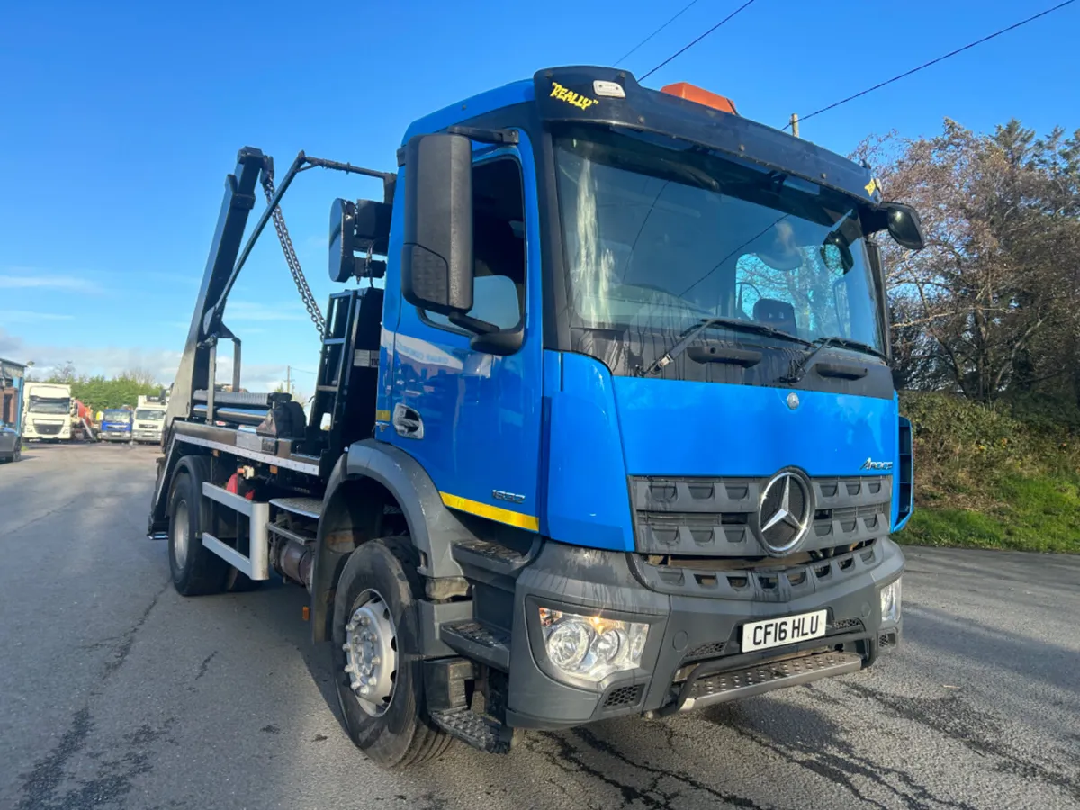 2016 Mercedes axor 1832 skip loader - Image 3