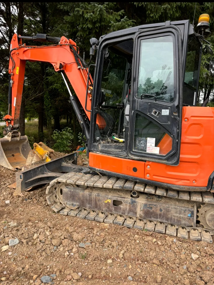 Hitachi 65-usb Digger - Image 1