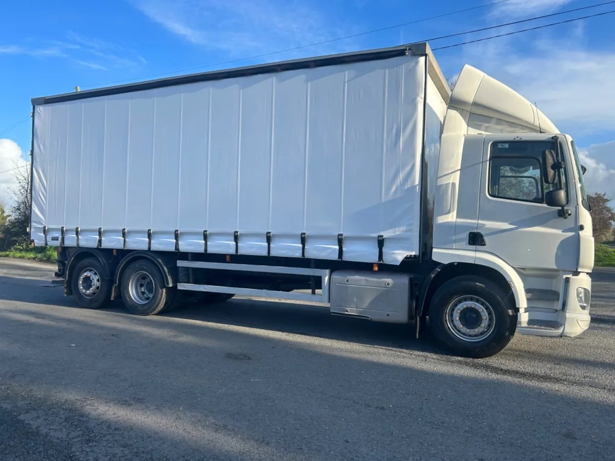 2015 Daf cf 6x2 Curtainsider with Moffett kit - Image 4