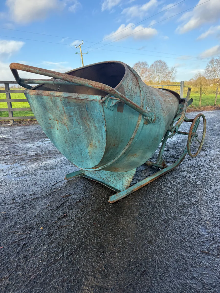 Concrete Skip - Image 3