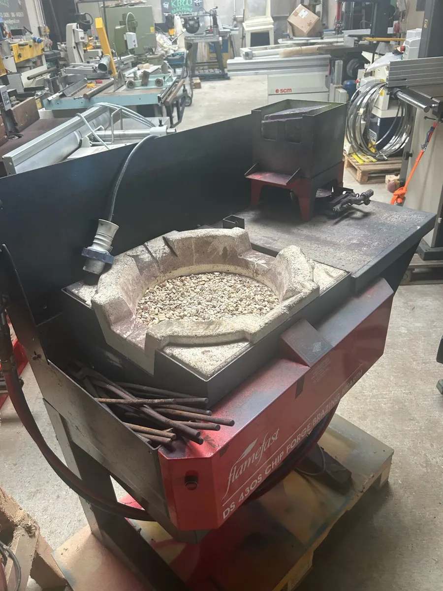 Ex school ceramic chip forge - Image 2