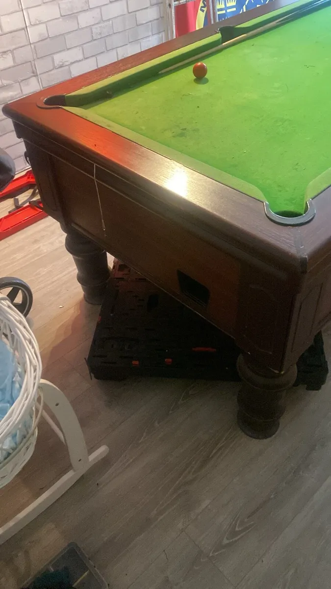 Pool table - Image 4
