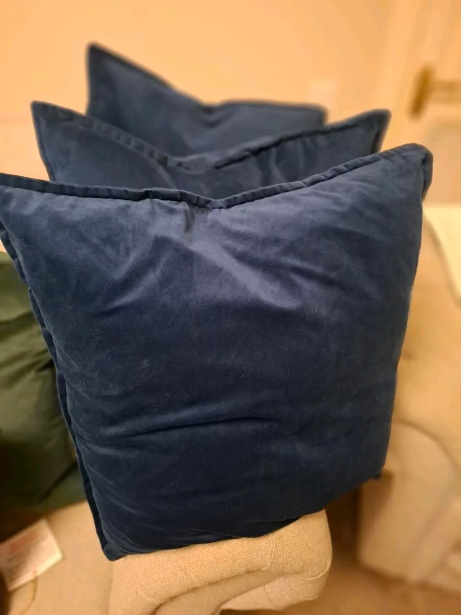 Scatter box cushions. - Image 4