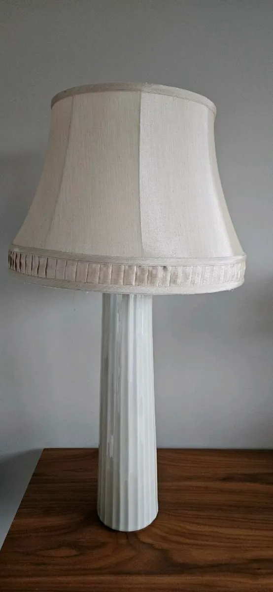 Table Lamps Fluted Spire Design - Image 3