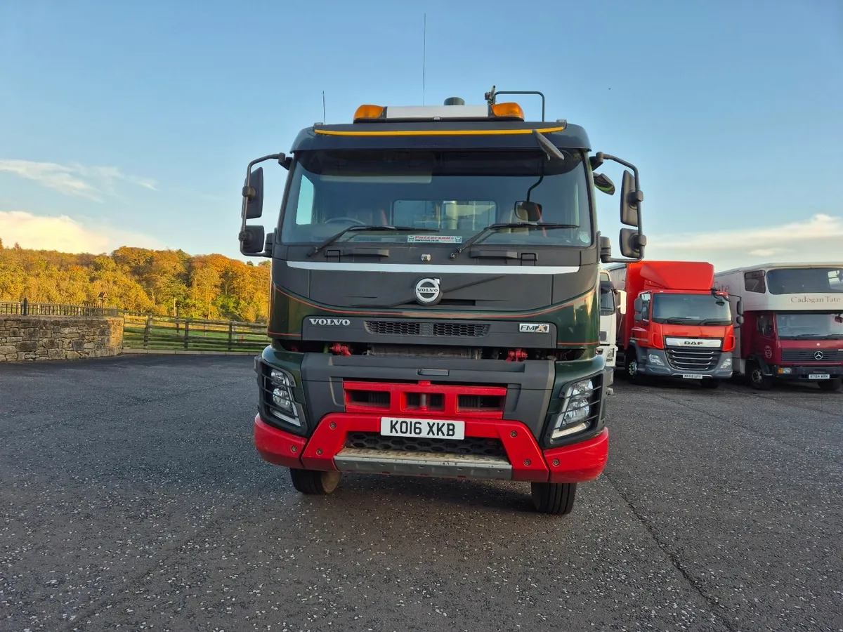 2016(late) Volvo FMX410 8x4 Charlton Tipper - Image 3