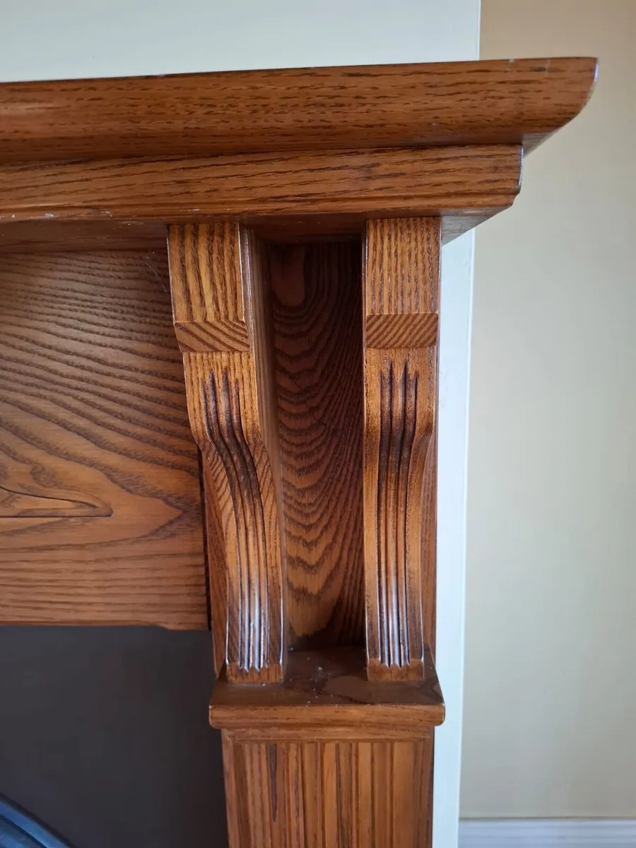 Fireplace and light fittings - Image 3