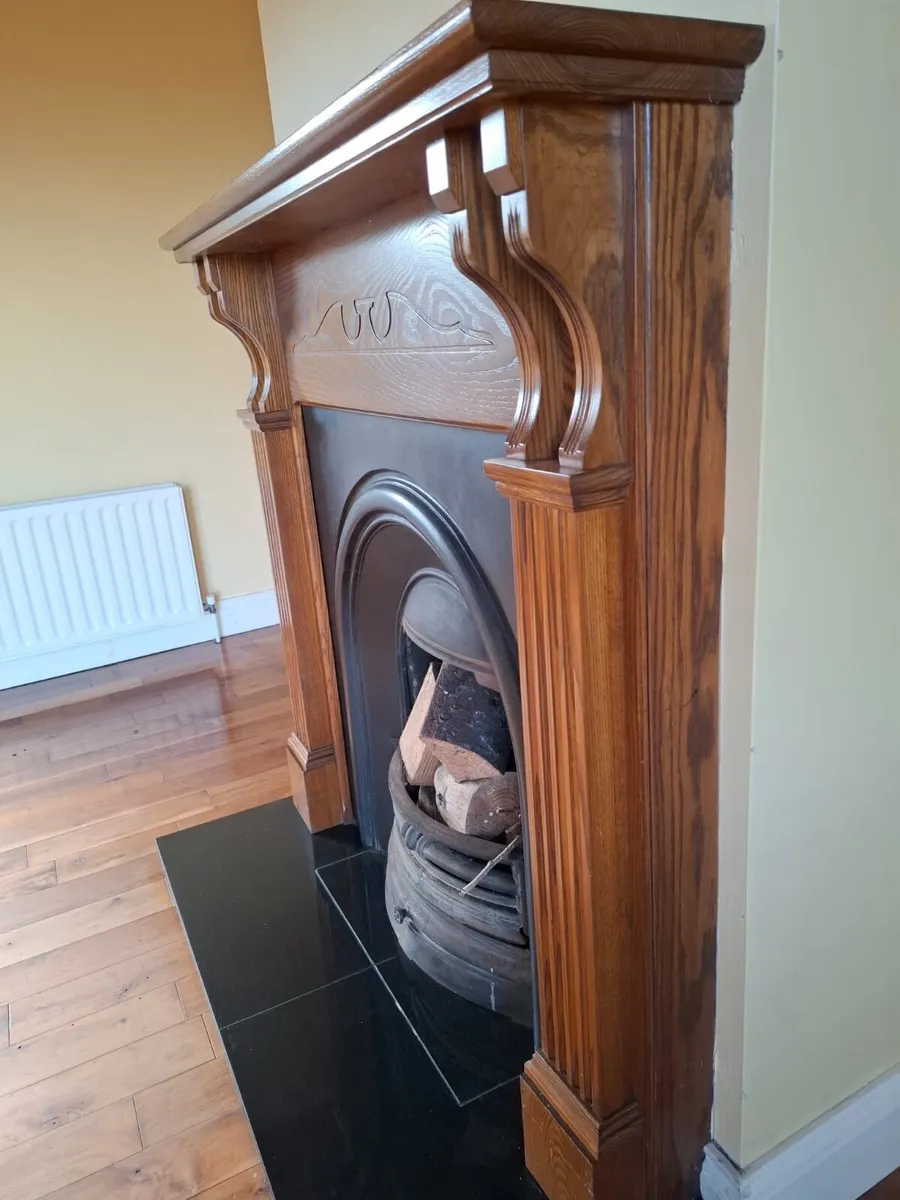 Fireplace and light fittings - Image 4