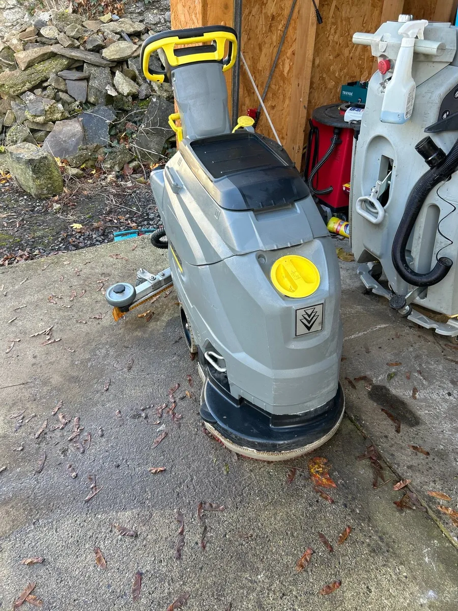 Karcher scrubber dryer - Image 1