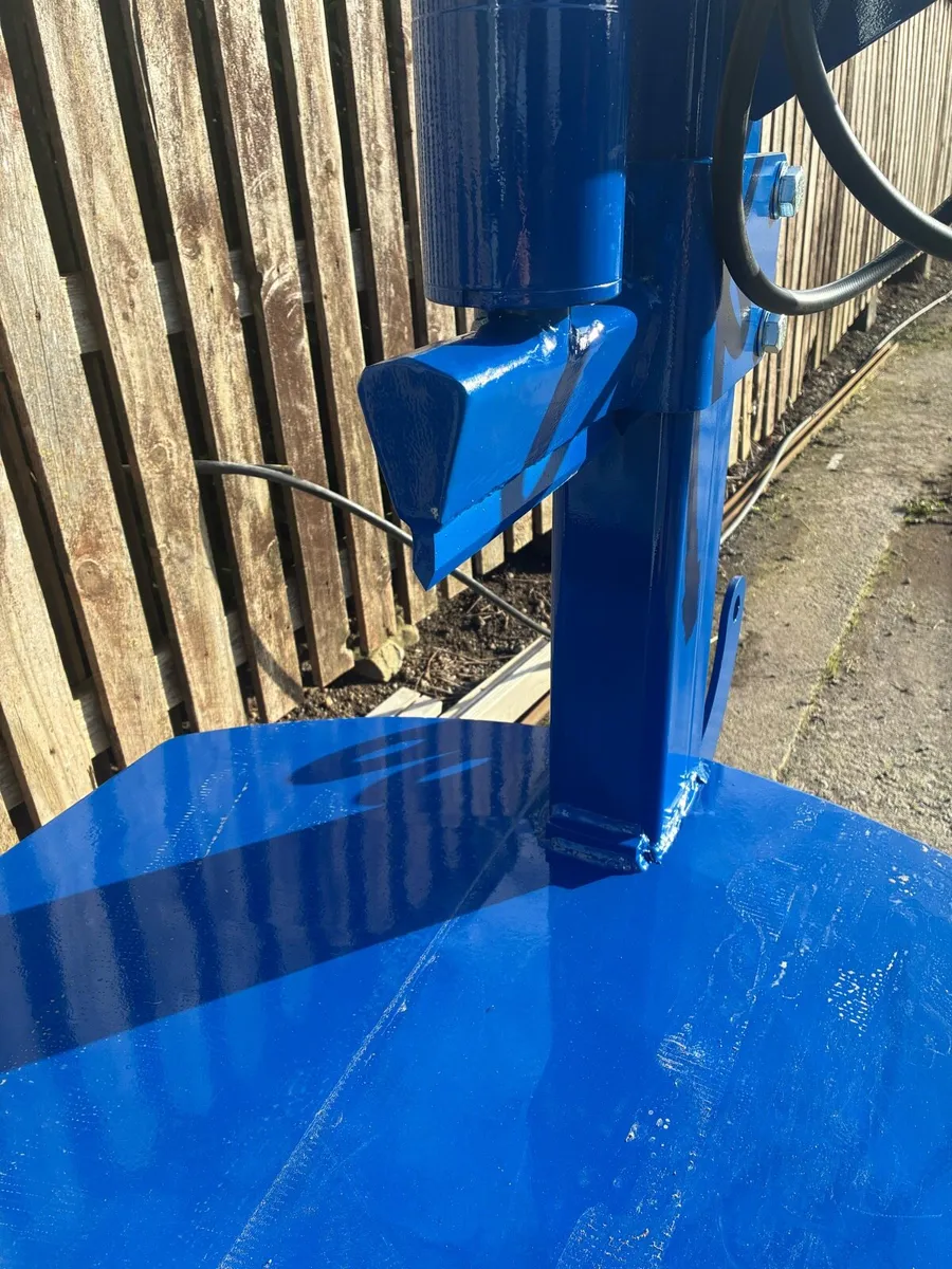 Tusk log splitters - Image 3