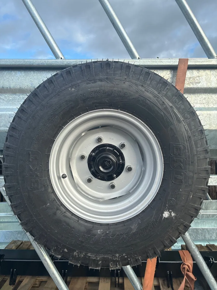 Tusk galvanised feeding trailer - Image 4
