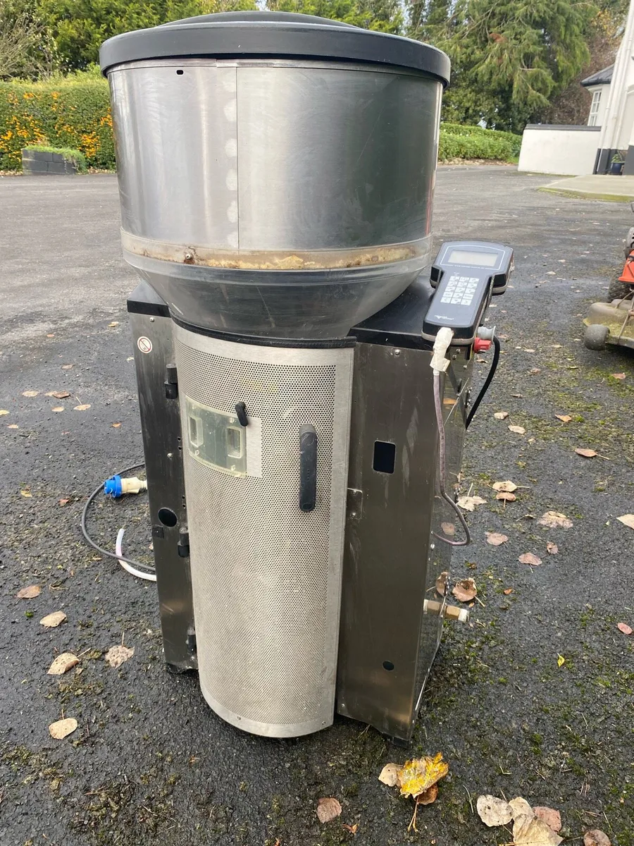 Automatic Calf Feeder - Image 1