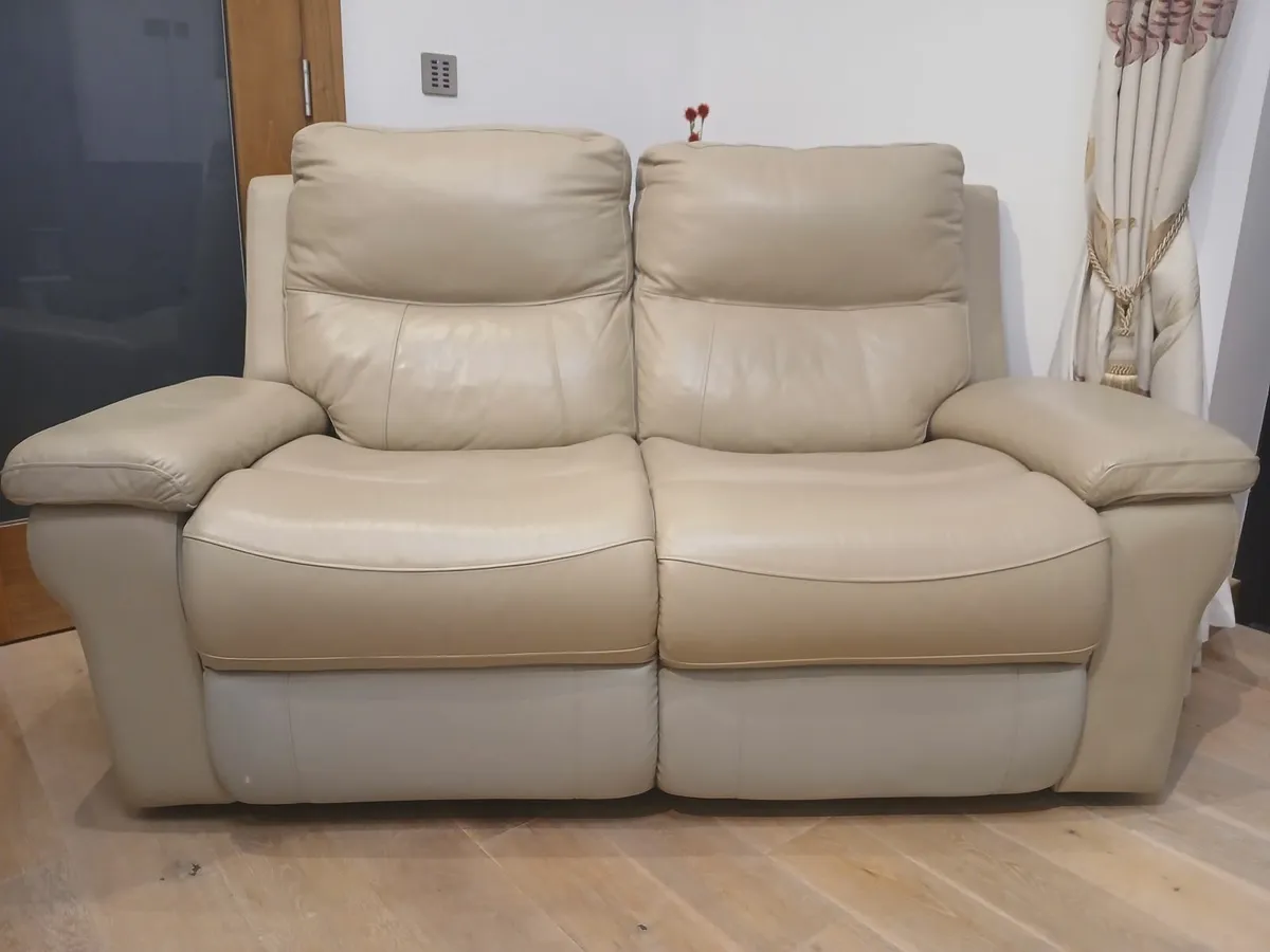 Cream leather sofa 2 + 3 seater - Image 1