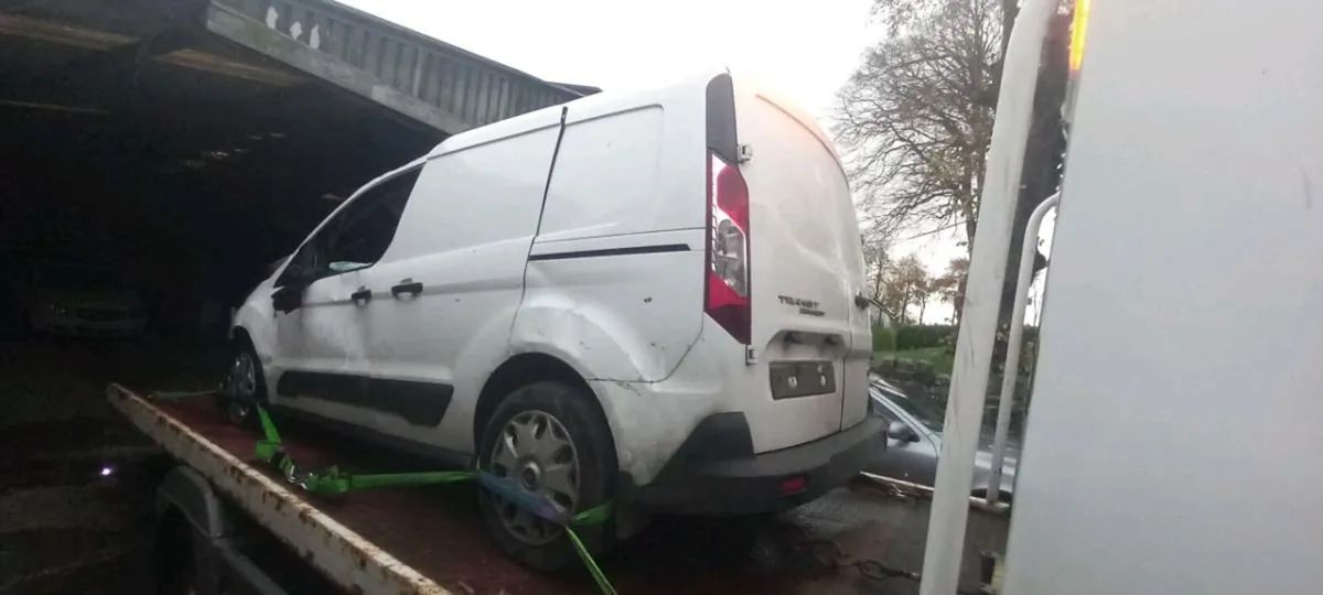 2016 Ford Connect 1.6 Diesel ♻️ FOR PARTS ♻️ - Image 2